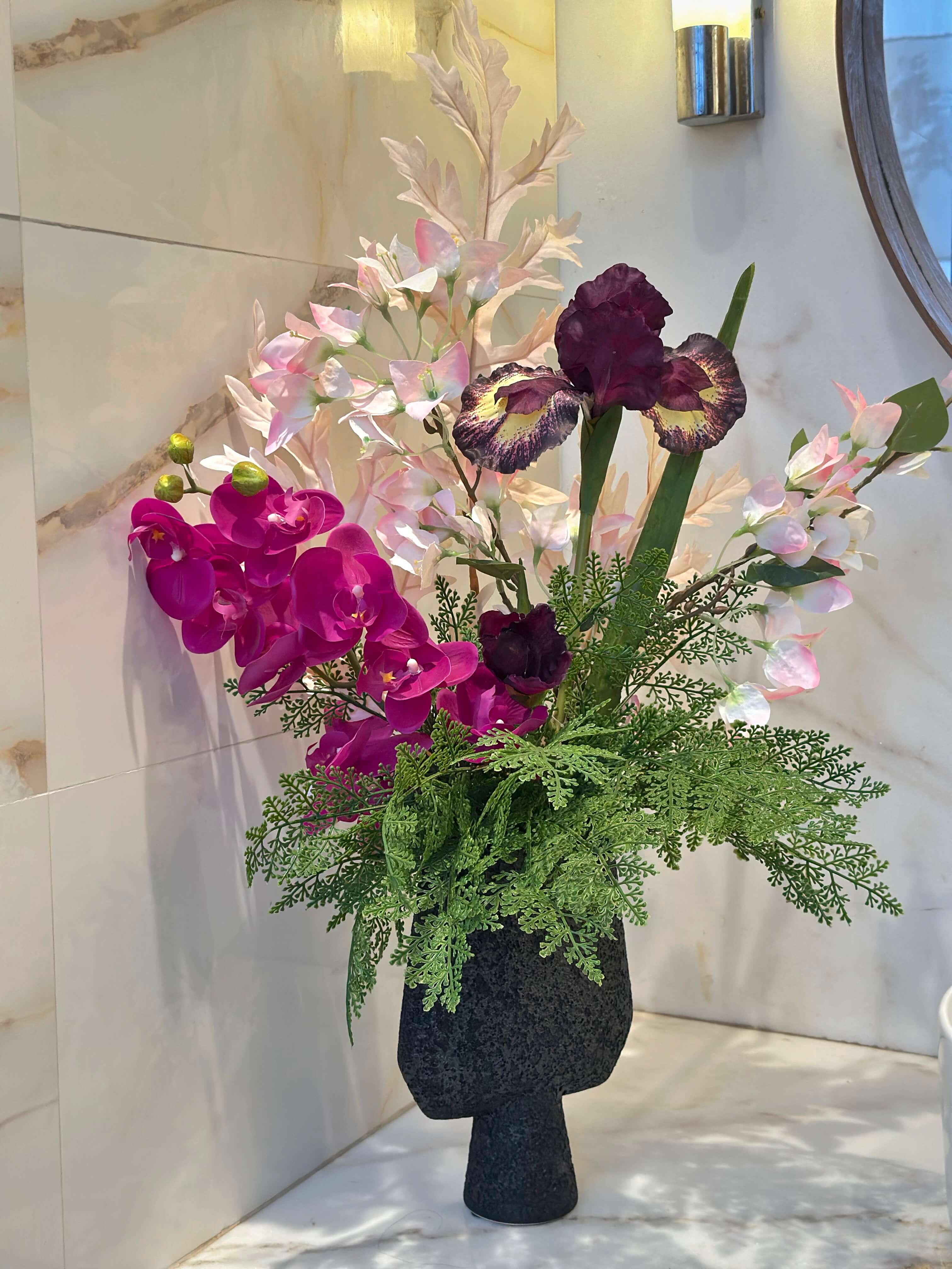 Composition Florale - Velours Orchidée