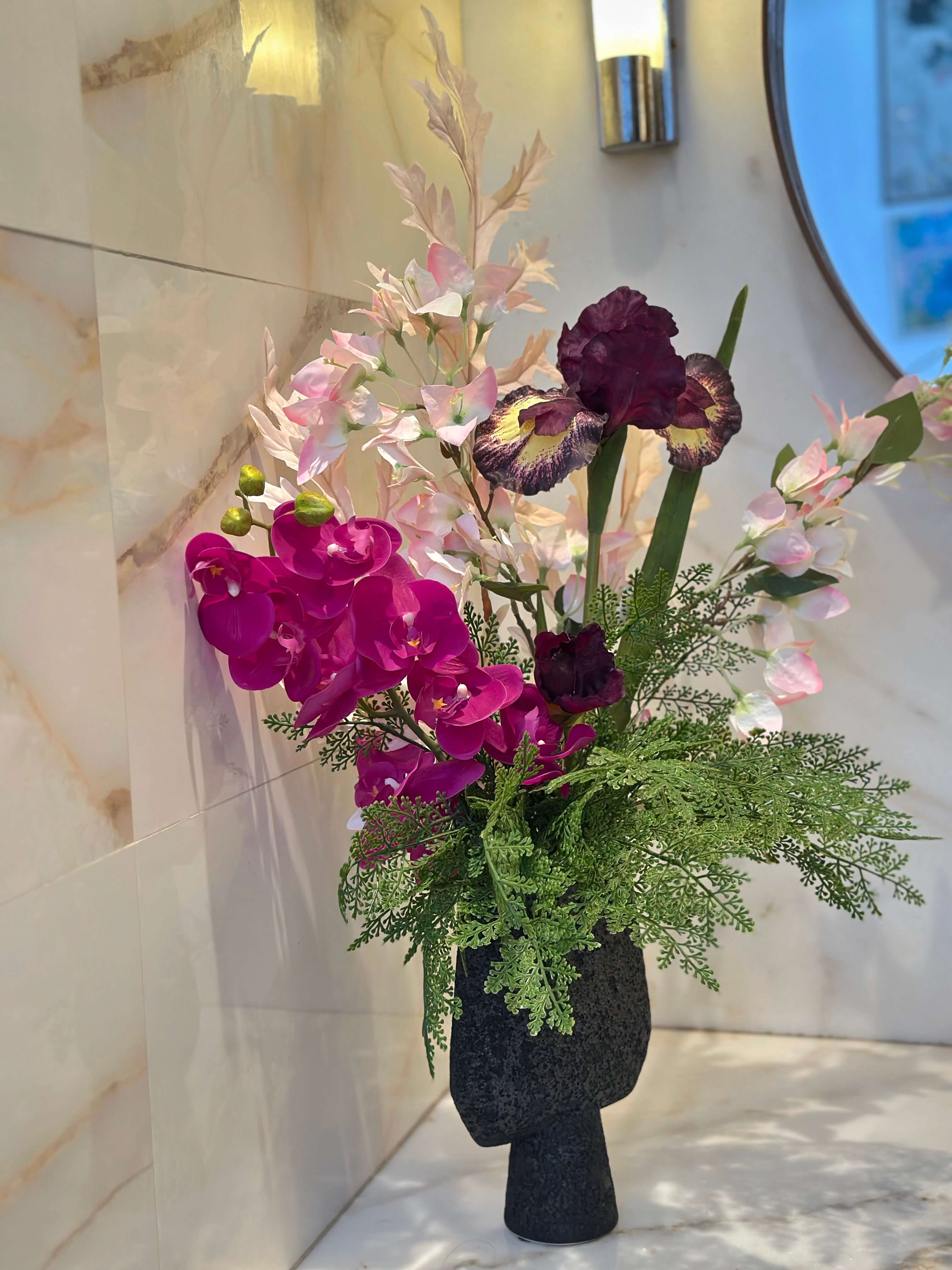 Composition Florale - Velours Orchidée